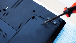Hướng dẫn thay ổ cứng SSD cho laptop